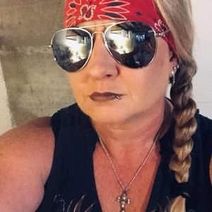 Meet your Posher, Holly